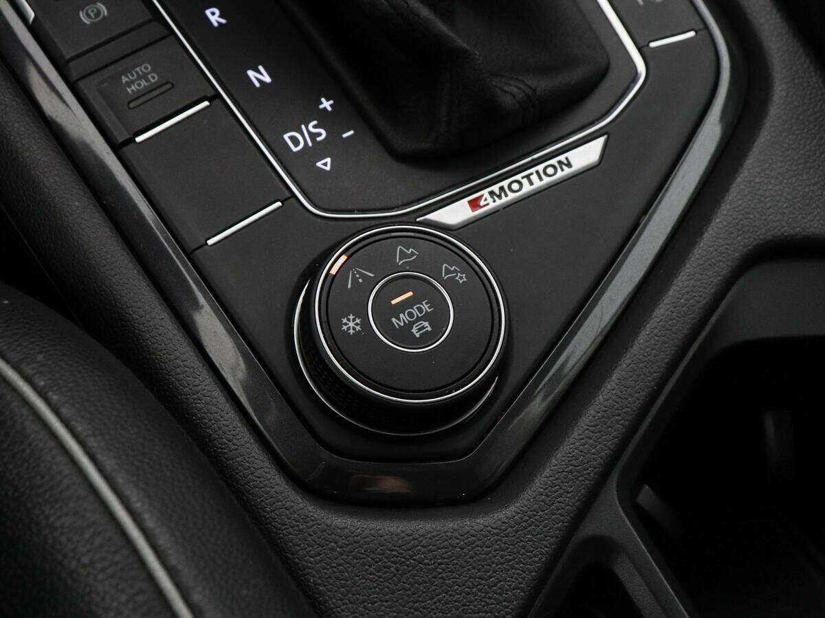 Купить Volkswagen Tiguan с пробегом. Фото: #9