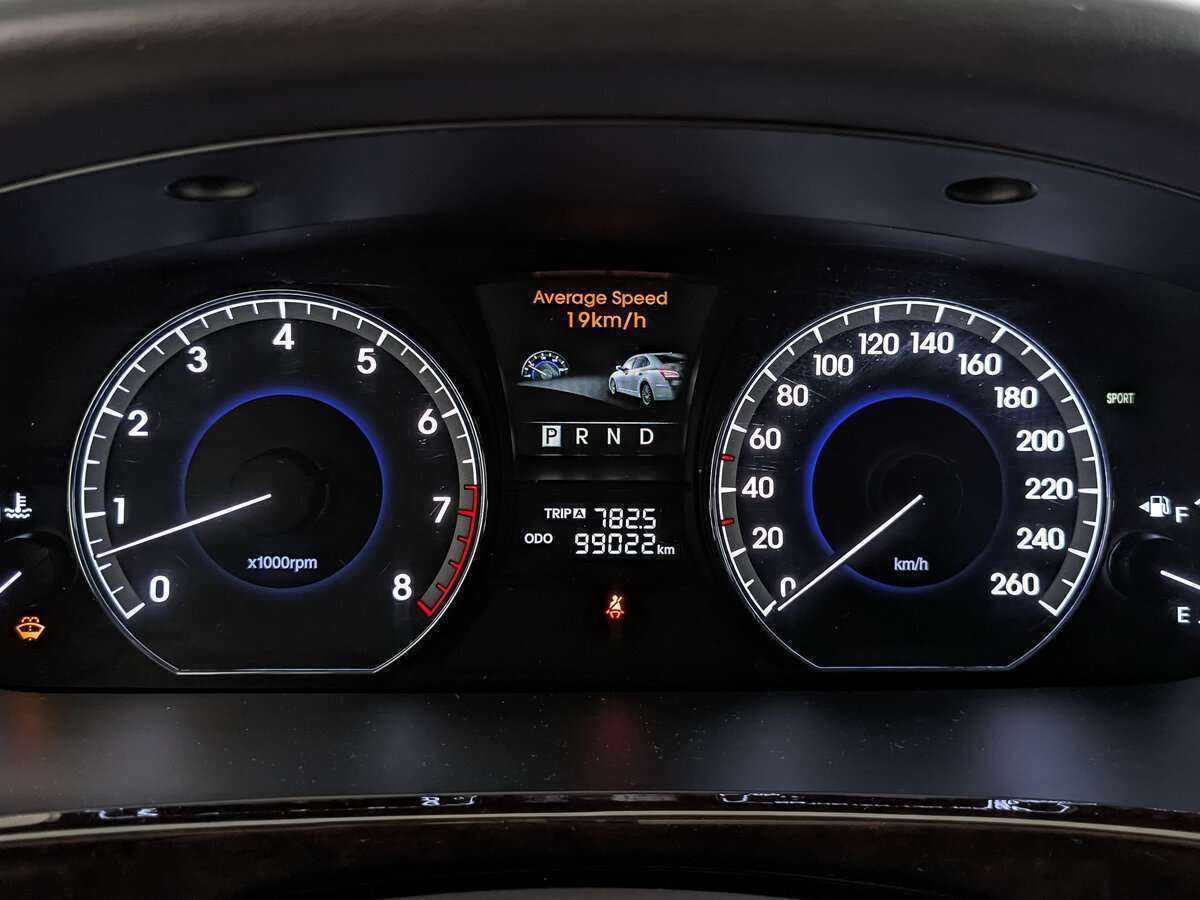 Купить Hyundai Equus с пробегом. Фото: #11