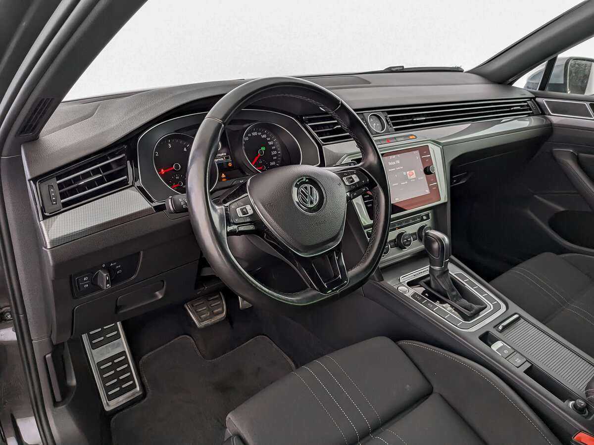 Купить Volkswagen Passat с пробегом. Фото: #15
