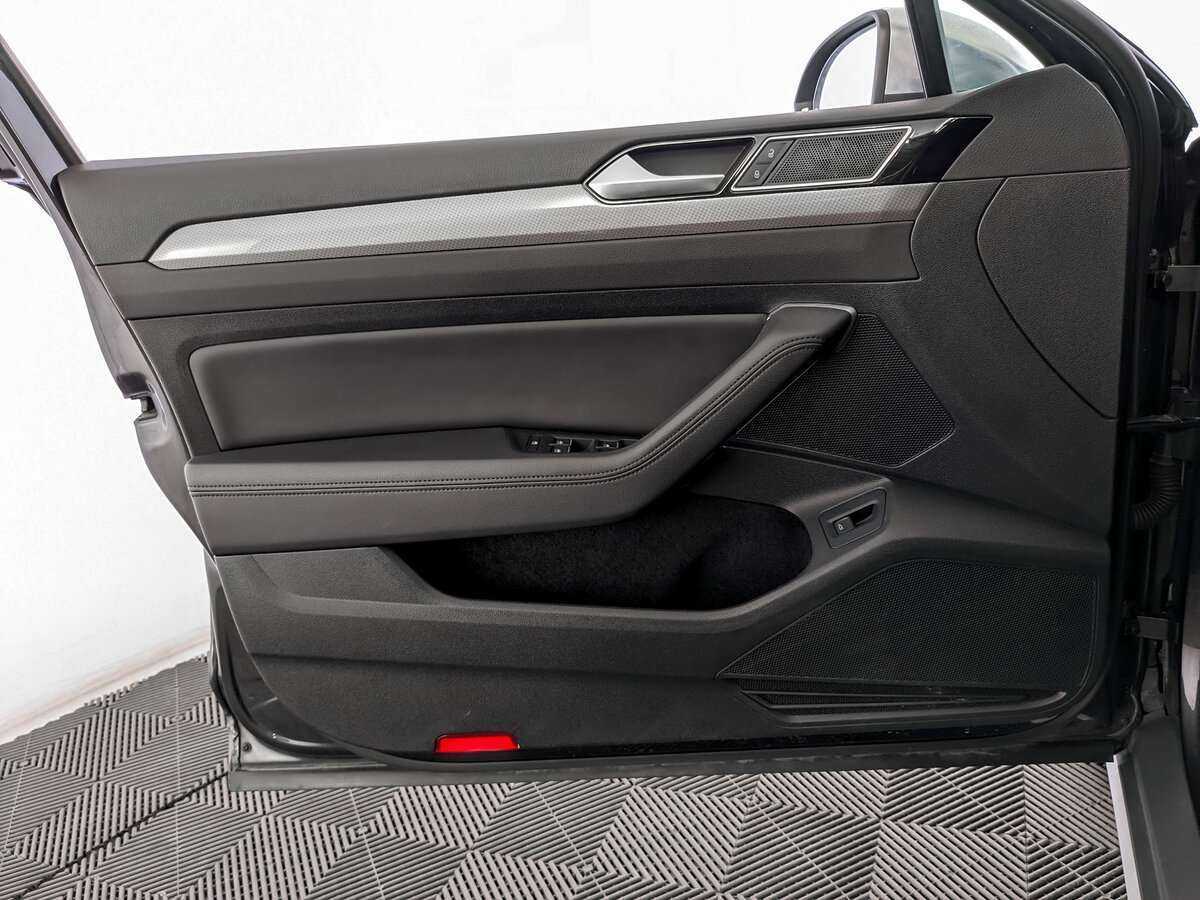 Купить Volkswagen Passat с пробегом. Фото: #18