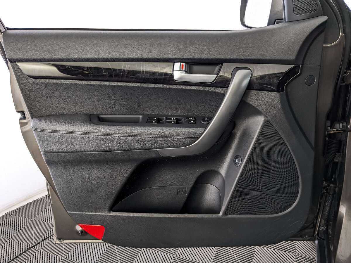 Купить Kia Sorento с пробегом. Фото: #16