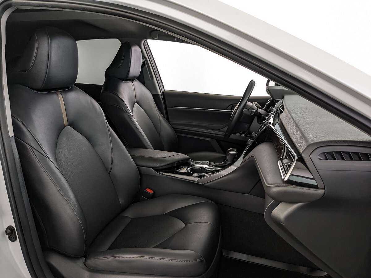 Купить Toyota Camry с пробегом. Фото: #17