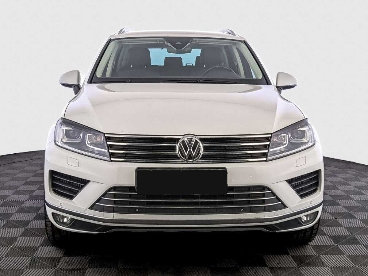 Купить Volkswagen Touareg с пробегом. Фото: #1