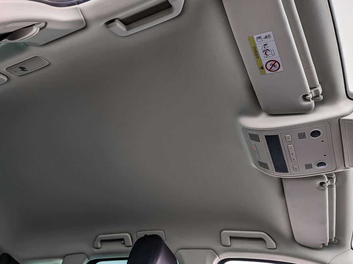 Купить Volkswagen Touareg с пробегом. Фото: #21