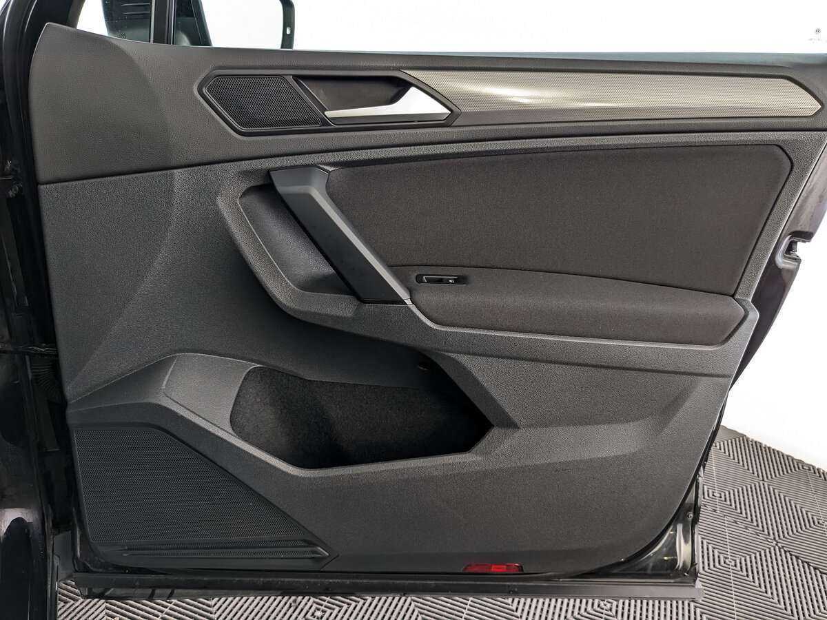 Купить Volkswagen Tiguan с пробегом. Фото: #23