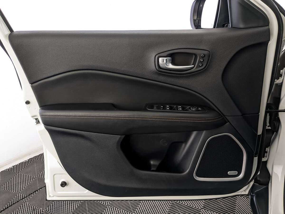 Купить Jeep Compass с пробегом. Фото: #14