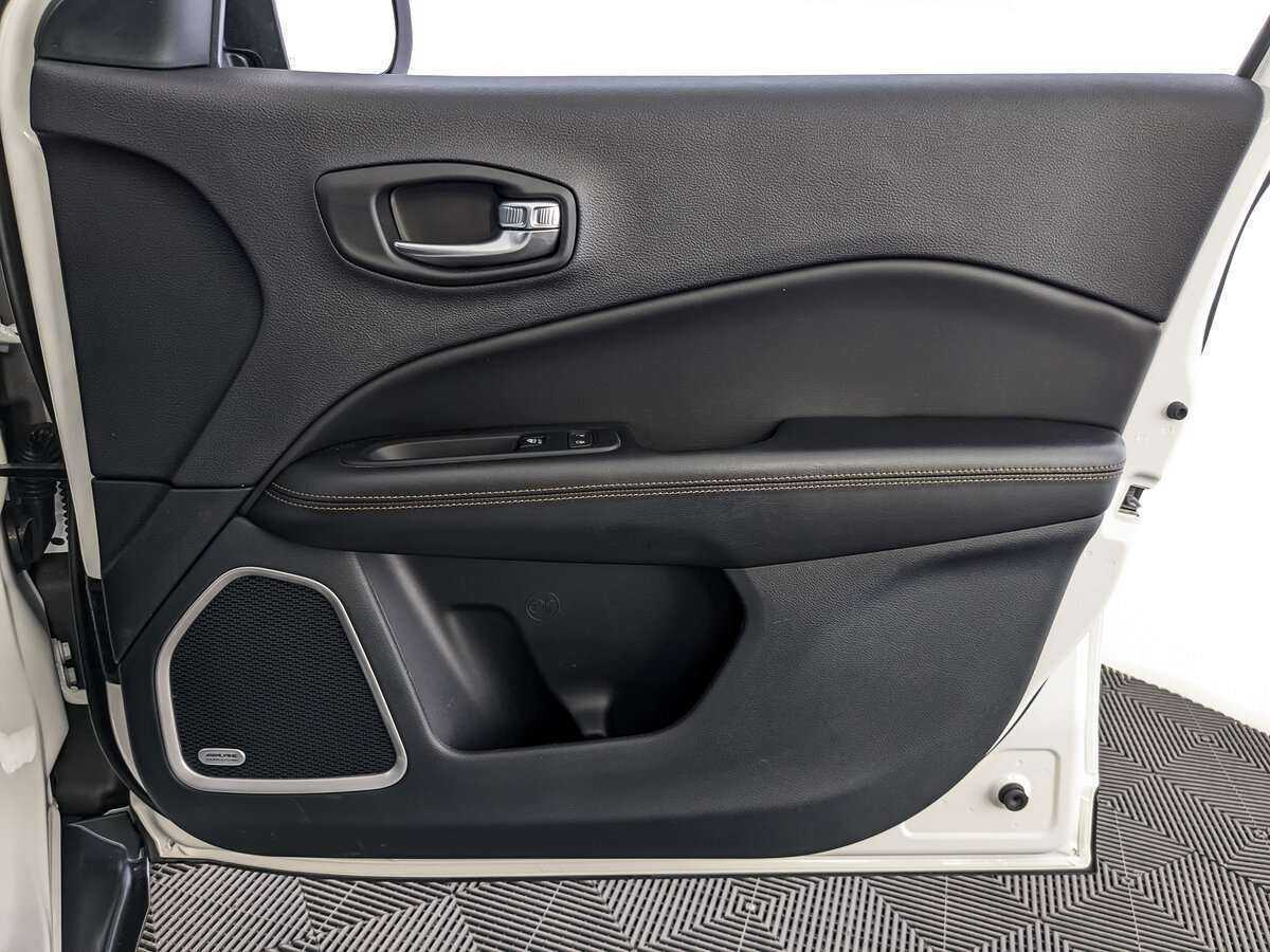 Купить Jeep Compass с пробегом. Фото: #20