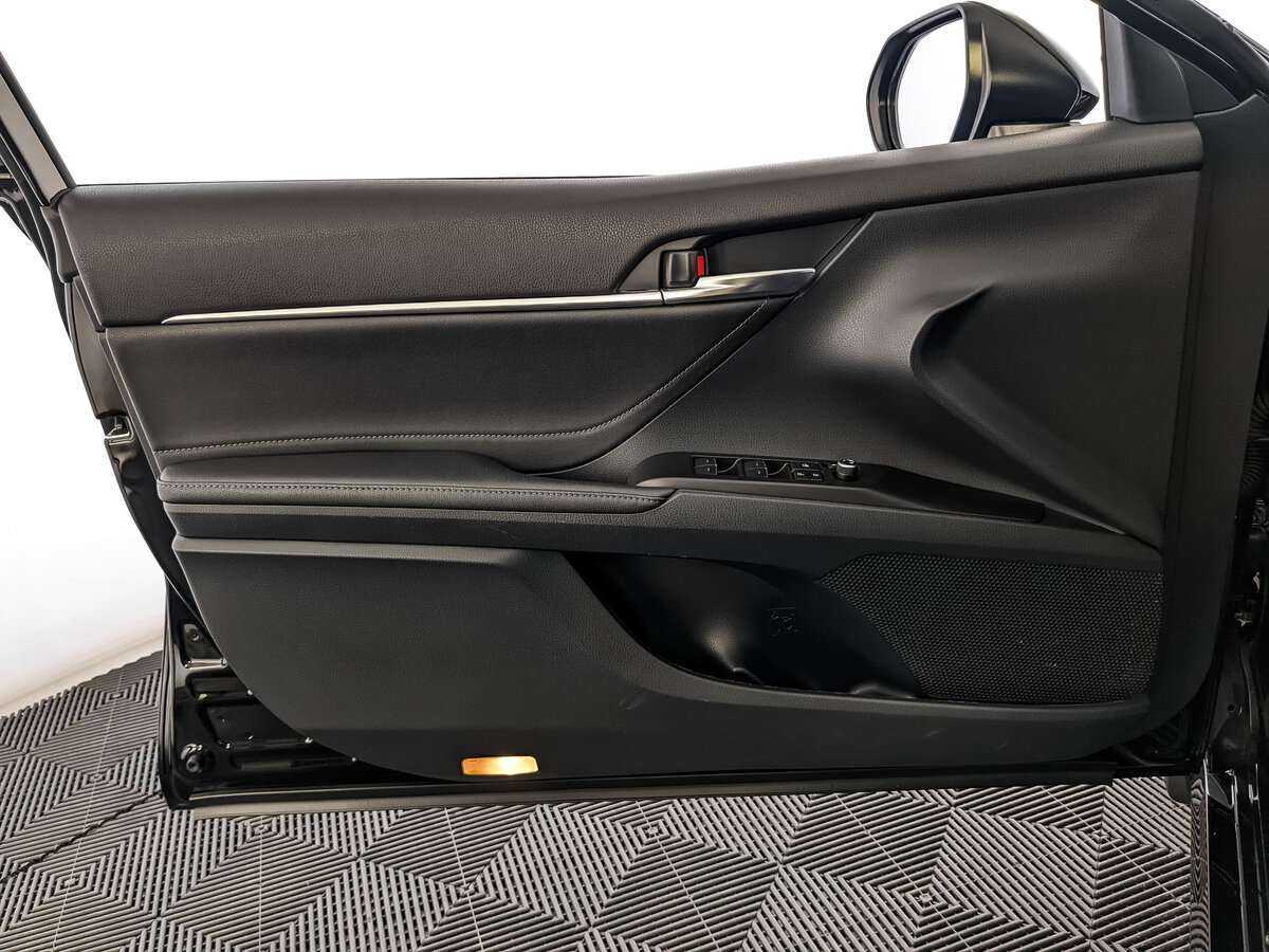 Купить Toyota Camry с пробегом. Фото: #14