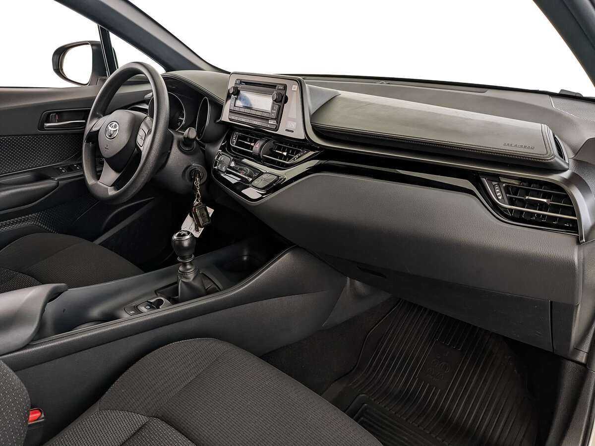 Купить Toyota C-HR с пробегом. Фото: #7