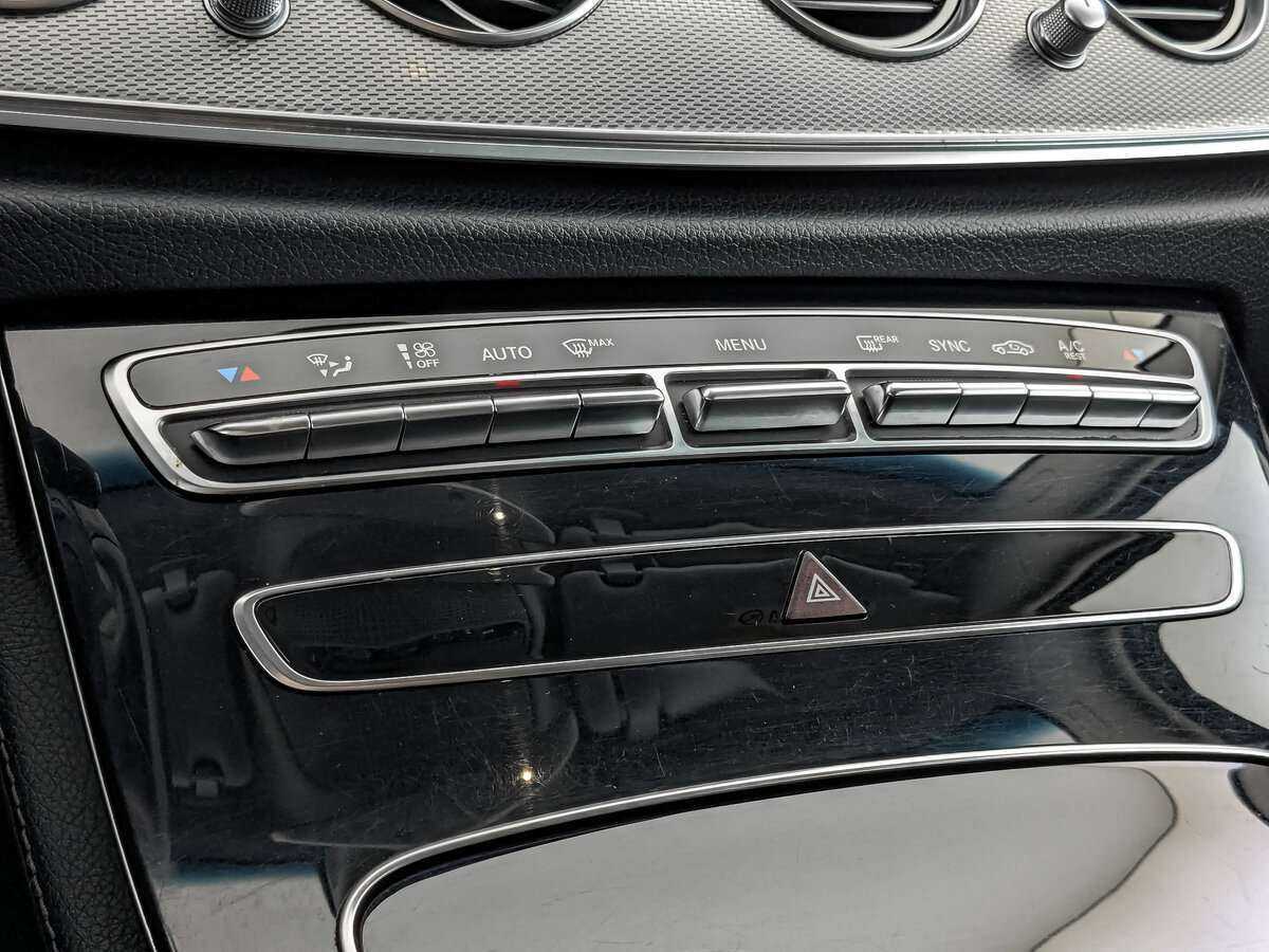 Купить Mercedes-Benz E-Класс с пробегом. Фото: #20