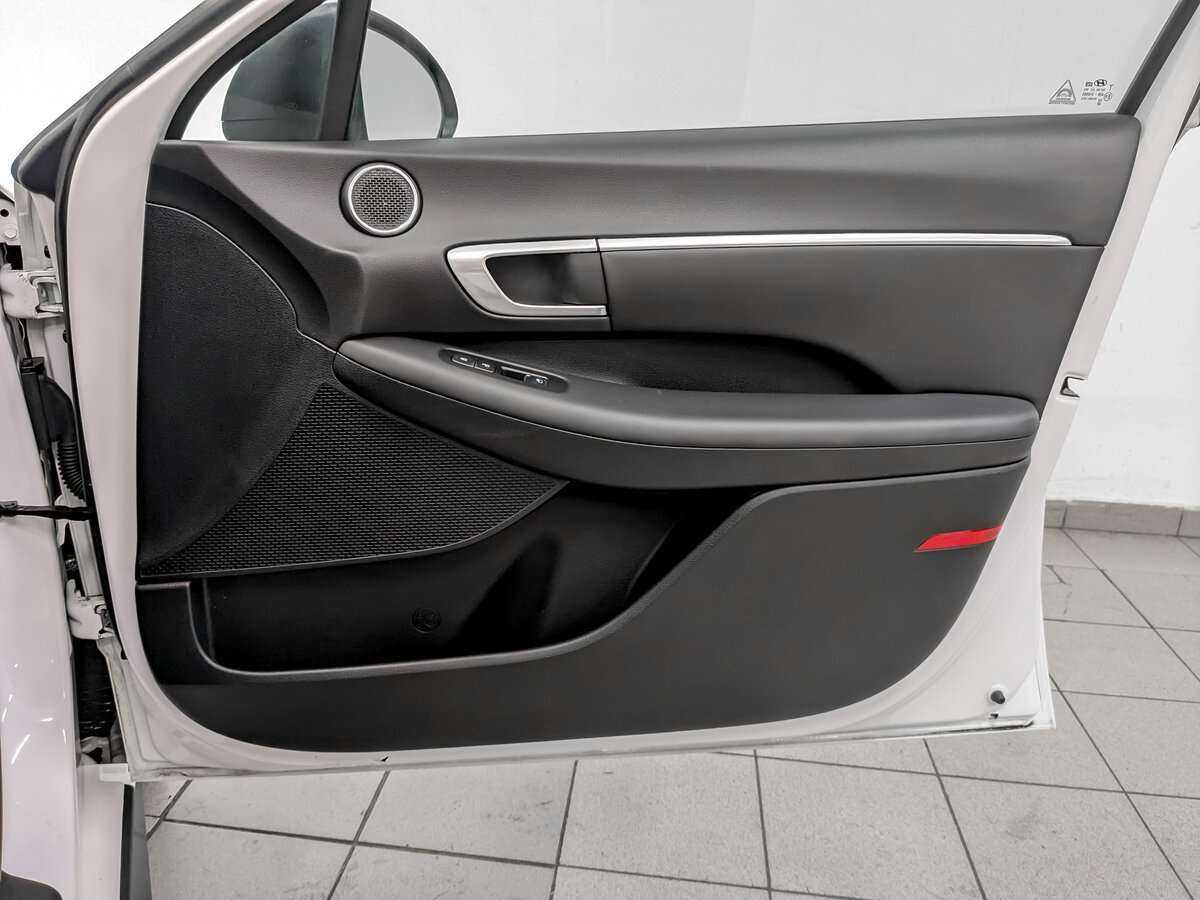 Купить Hyundai Sonata с пробегом. Фото: #19