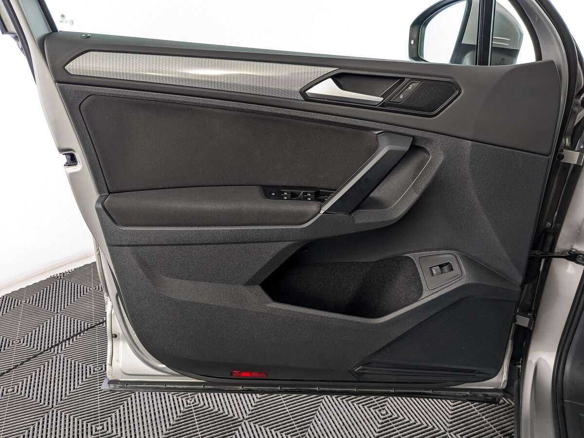 Купить Volkswagen Tiguan с пробегом. Фото: #18