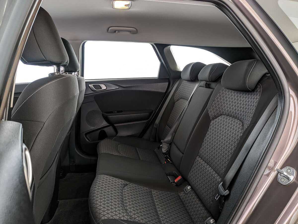 Купить Kia Ceed с пробегом. Фото: #13