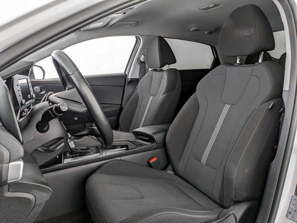 Купить Hyundai Elantra с пробегом. Фото: #19