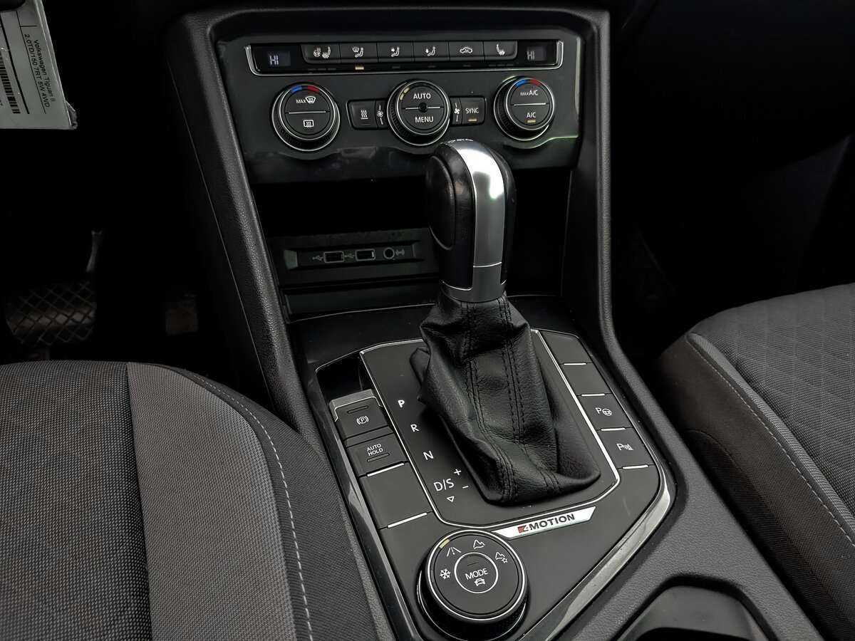 Купить Volkswagen Tiguan с пробегом. Фото: #21