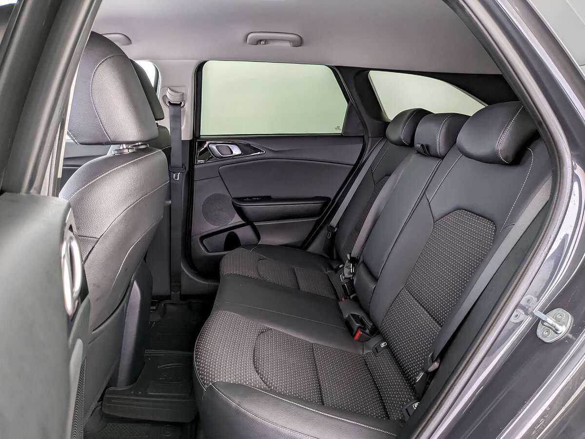 Купить Kia Ceed с пробегом. Фото: #9