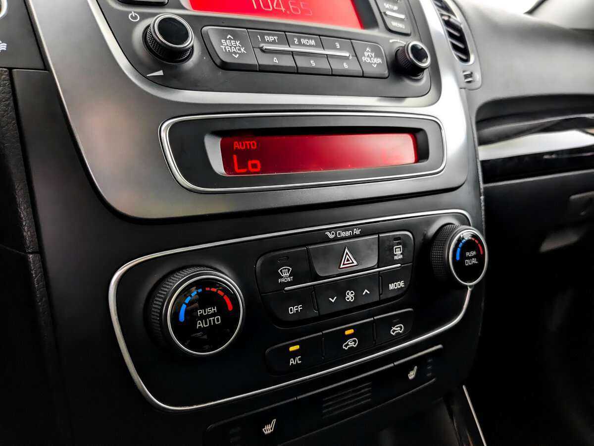 Купить Kia Sorento с пробегом. Фото: #18