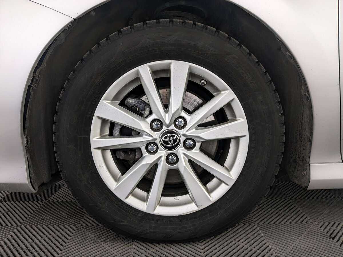 Купить Toyota Camry с пробегом. Фото: #11