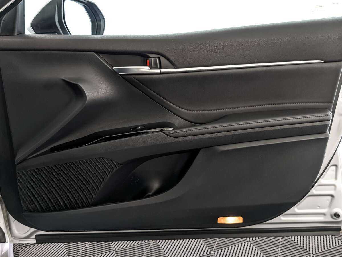 Купить Toyota Camry с пробегом. Фото: #24