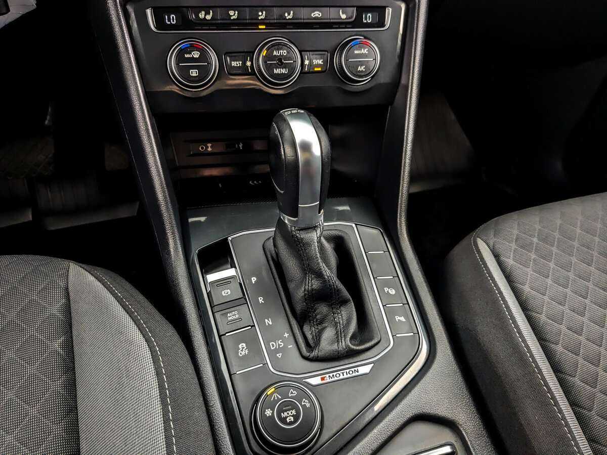 Купить Volkswagen Tiguan с пробегом. Фото: #20