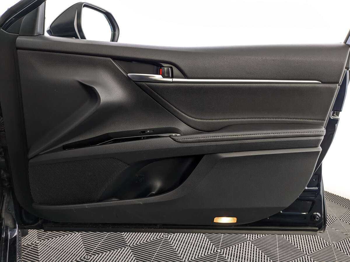 Купить Toyota Camry с пробегом. Фото: #20