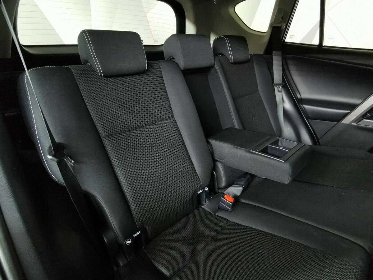 Купить Toyota RAV4 с пробегом. Фото: #12