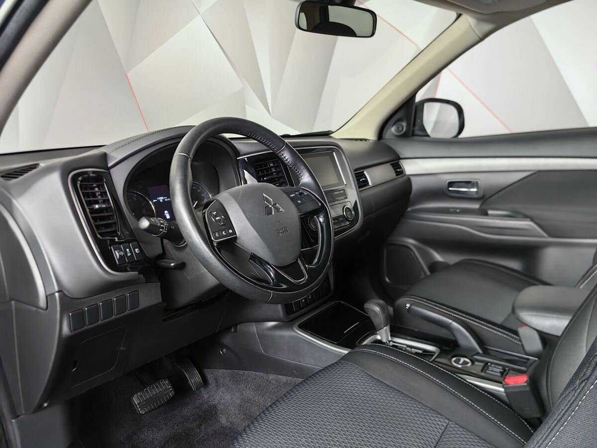 Купить Mitsubishi Outlander с пробегом. Фото: #13