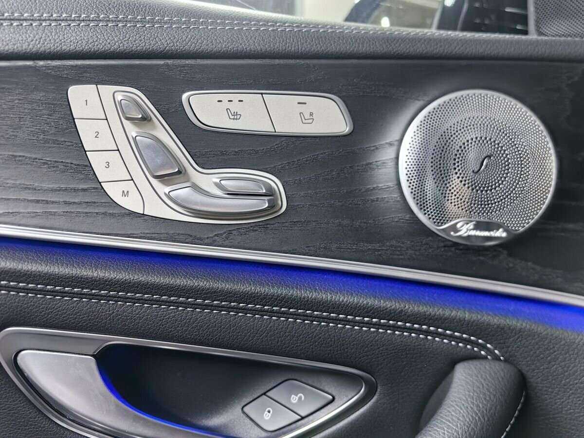 Купить Mercedes-Benz E-Класс с пробегом. Фото: #17