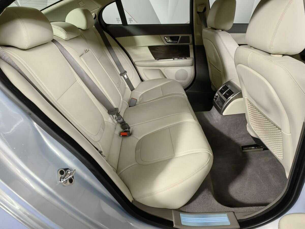 Купить Jaguar XF с пробегом. Фото: #11