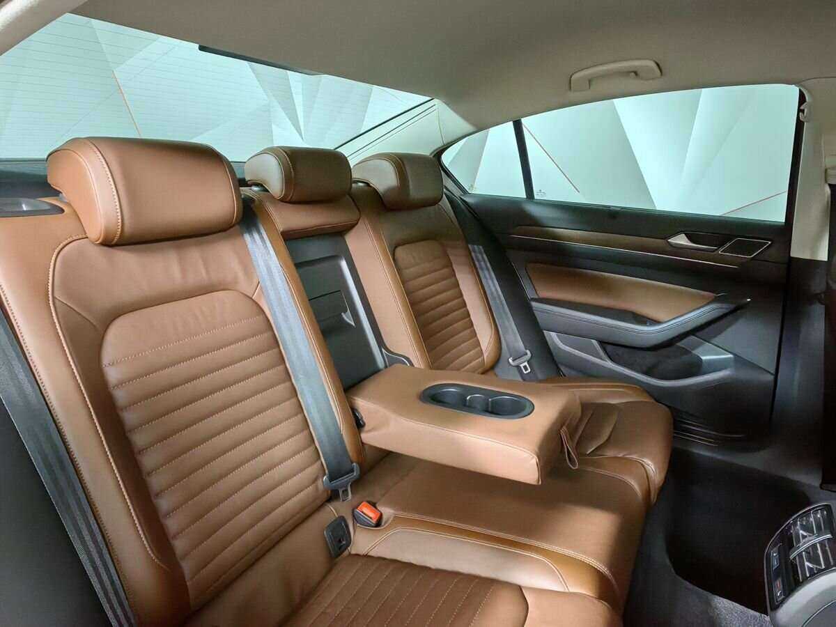 Купить Volkswagen Passat с пробегом. Фото: #12