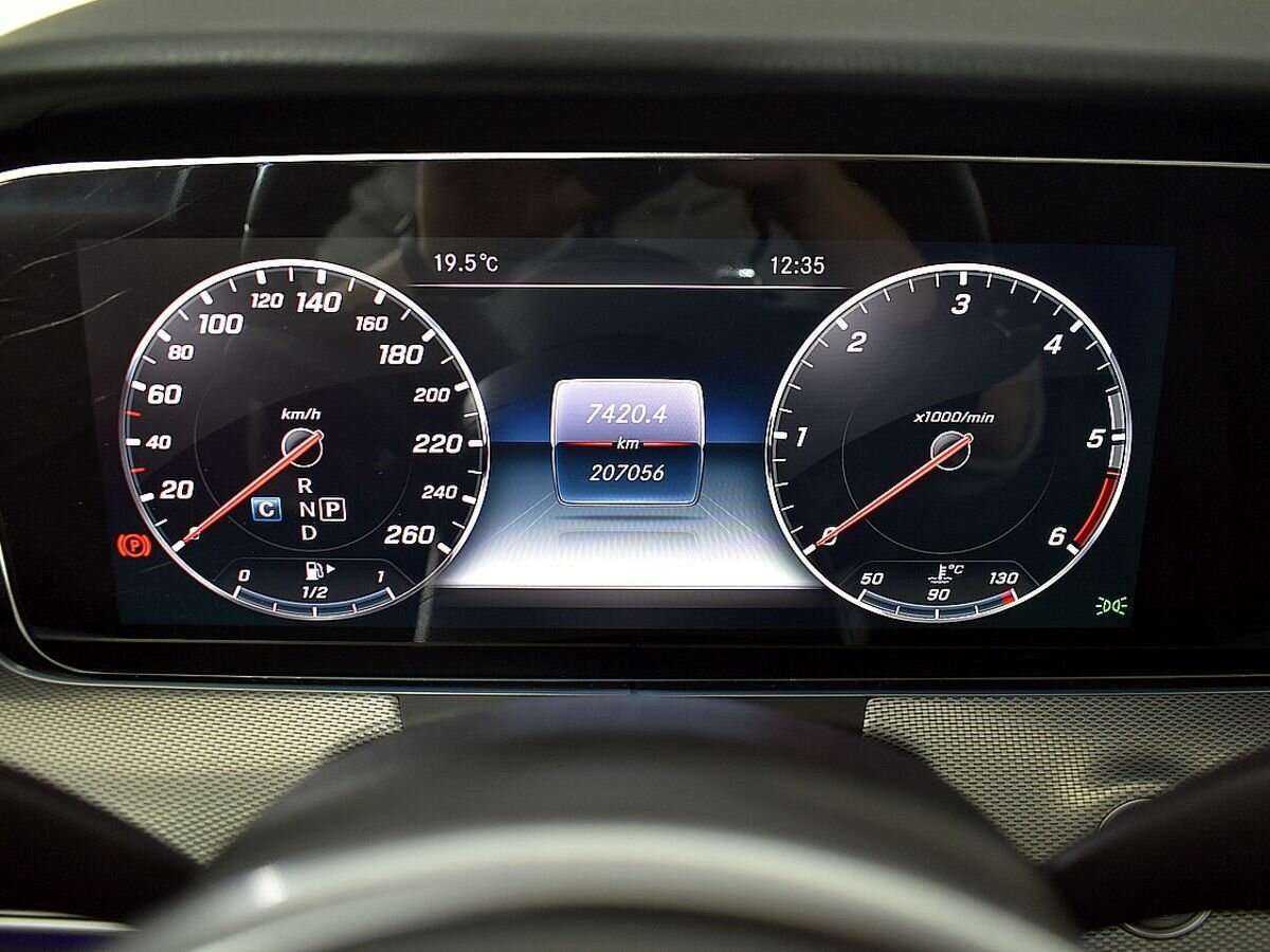 Купить Mercedes-Benz E-Класс с пробегом. Фото: #11