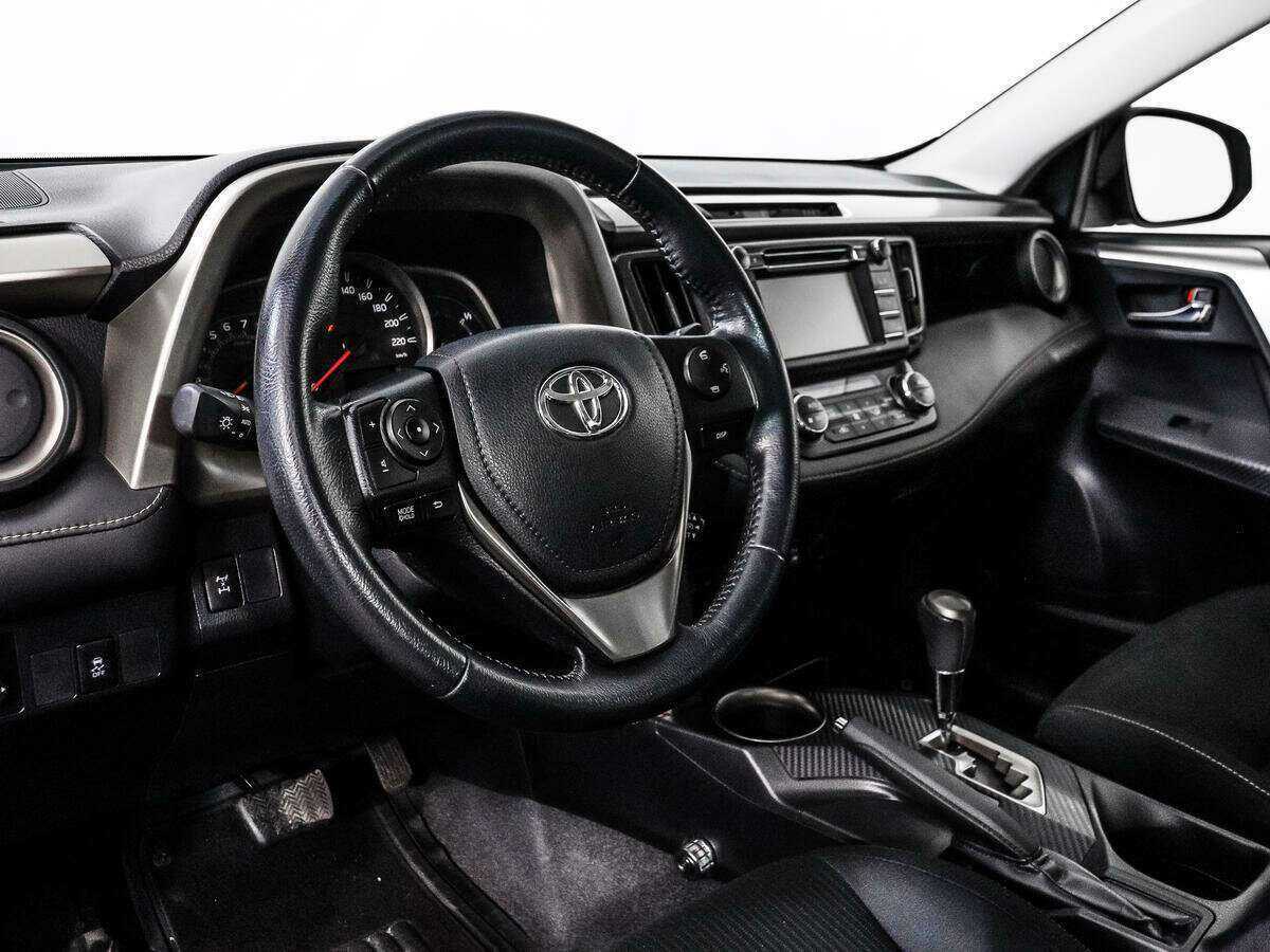 Купить Toyota RAV4 с пробегом. Фото: #8