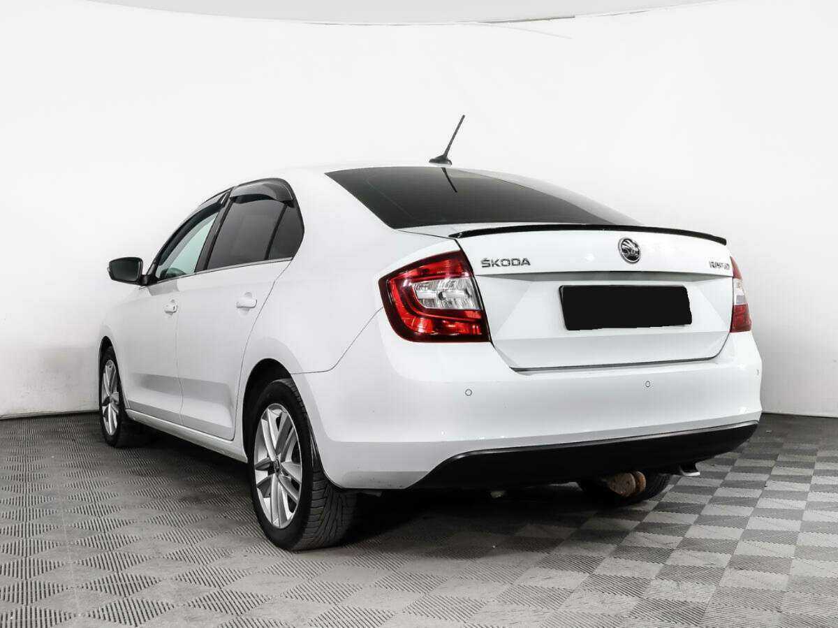 Купить Skoda Rapid с пробегом. Фото: #4