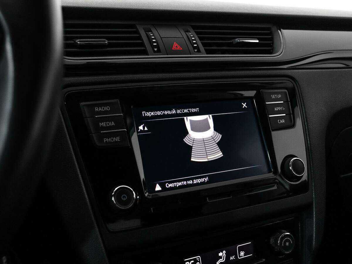 Купить Skoda Rapid с пробегом. Фото: #9