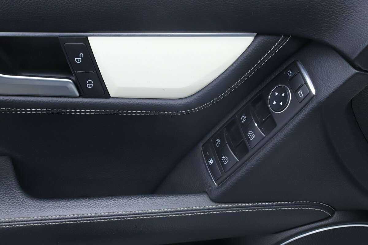 Купить Mercedes-Benz C-Класс с пробегом. Фото: #7