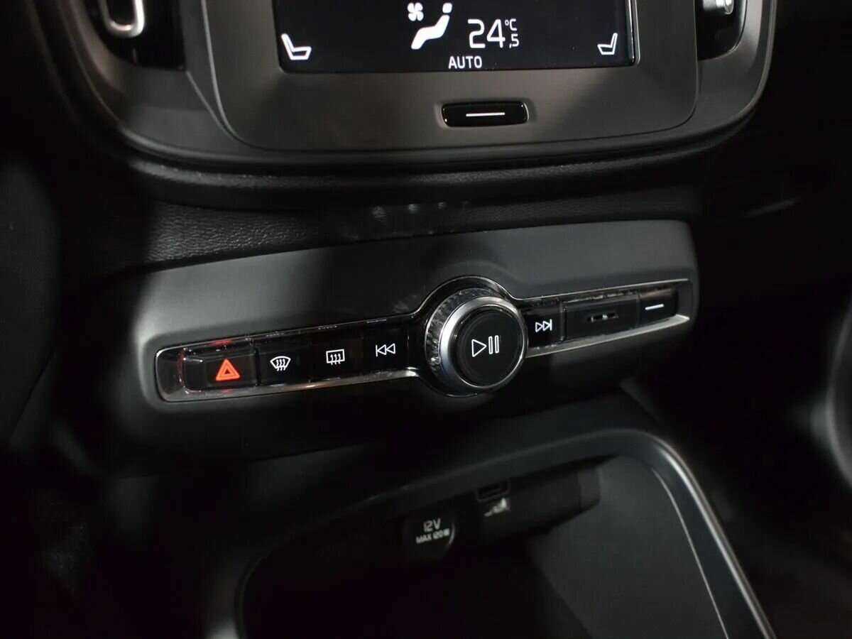 Купить Volvo XC40 с пробегом. Фото: #18
