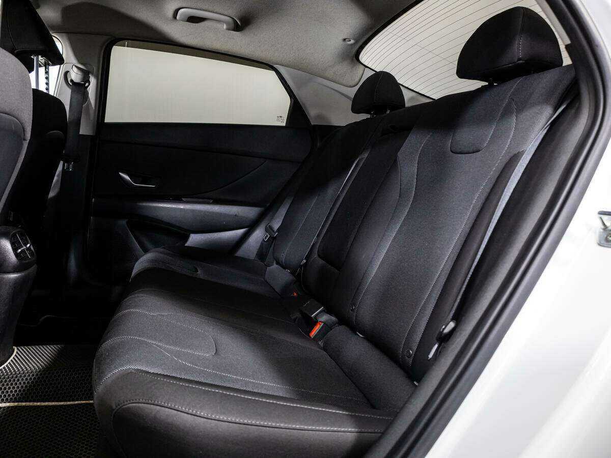 Купить Hyundai Elantra с пробегом. Фото: #7