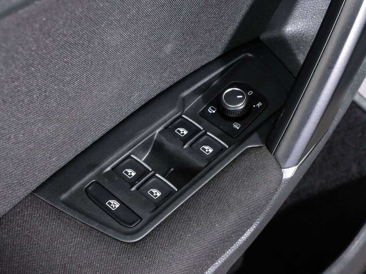 Купить Volkswagen Tiguan с пробегом. Фото: #17