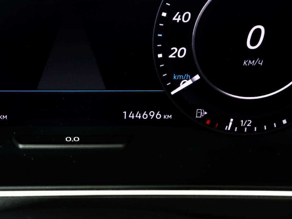 Купить Volkswagen Tiguan с пробегом. Фото: #19