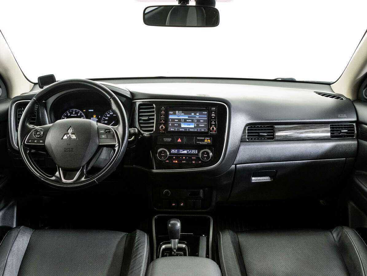 Купить Mitsubishi Outlander с пробегом. Фото: #9