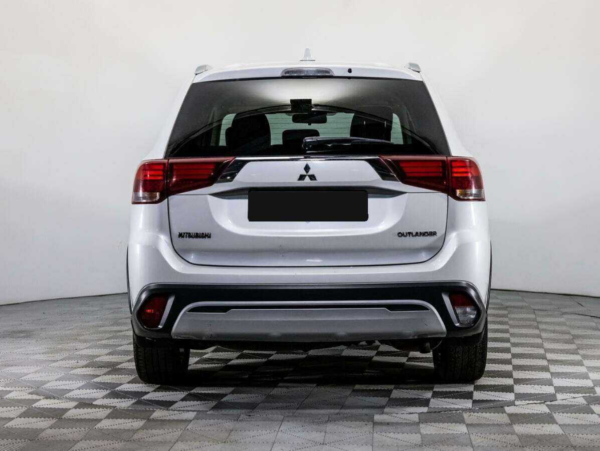 Купить Mitsubishi Outlander с пробегом. Фото: #4
