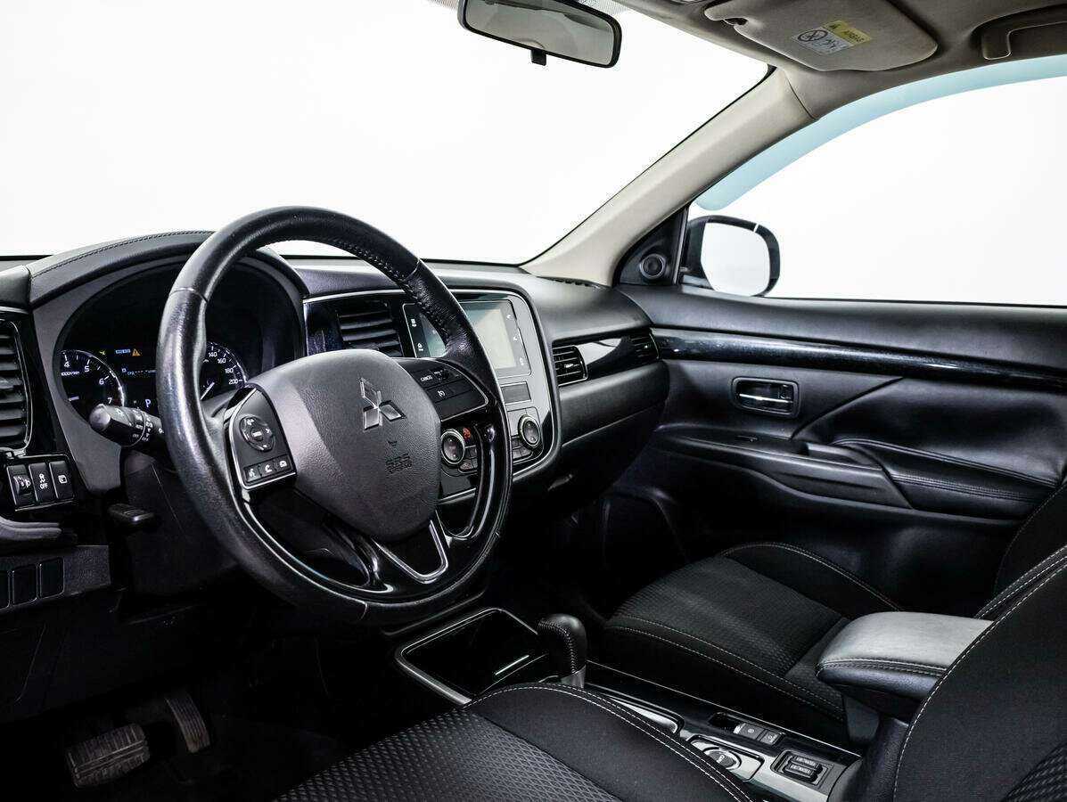 Купить Mitsubishi Outlander с пробегом. Фото: #8