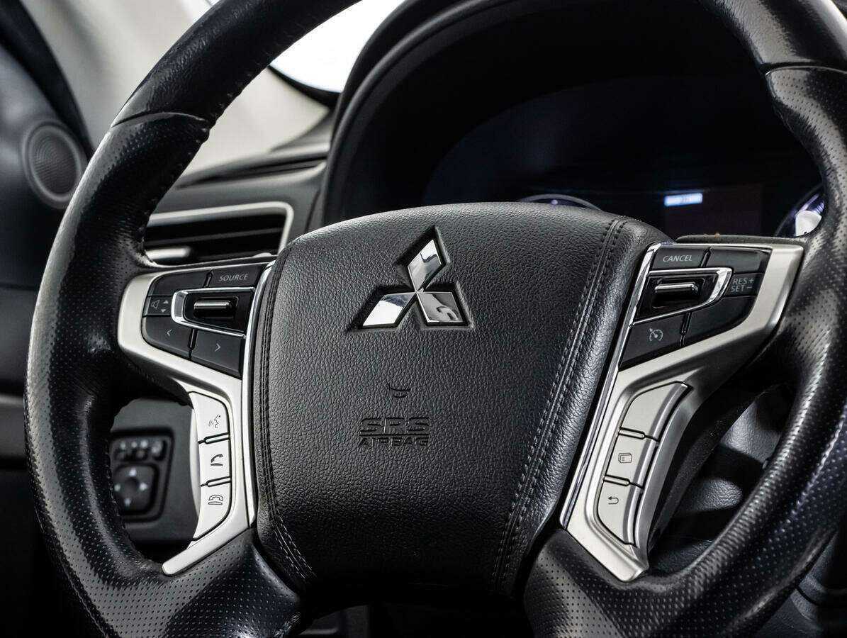 Купить Mitsubishi Pajero Sport с пробегом. Фото: #8