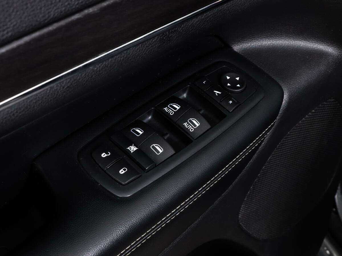 Купить Jeep Grand Cherokee с пробегом. Фото: #13