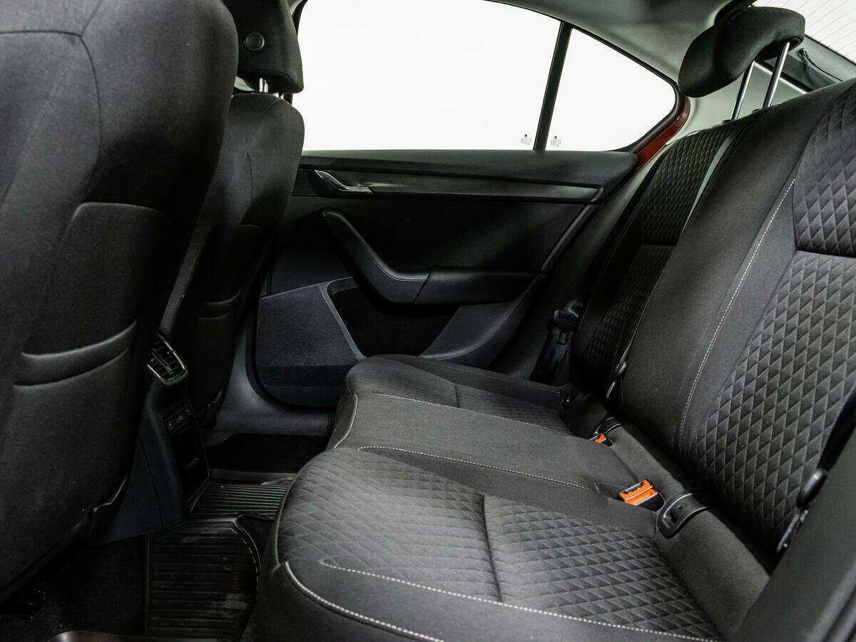Купить Skoda Octavia с пробегом. Фото: #9