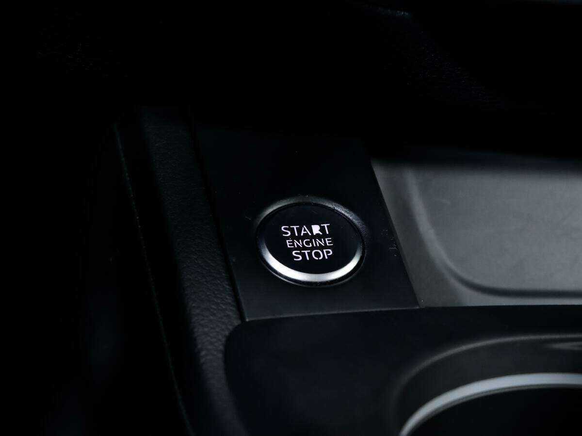 Купить Audi A4 с пробегом. Фото: #11