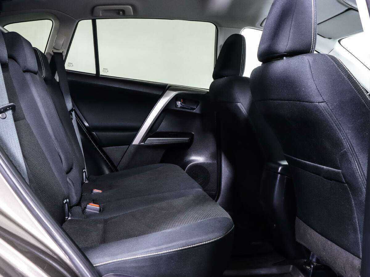 Купить Toyota RAV4 с пробегом. Фото: #14