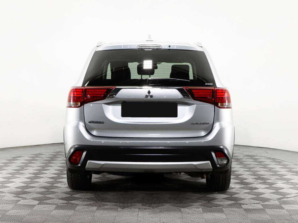 Купить Mitsubishi Outlander с пробегом. Фото: #4