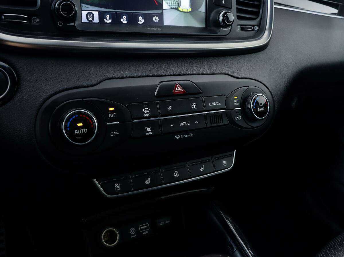 Купить Kia Sorento с пробегом. Фото: #22