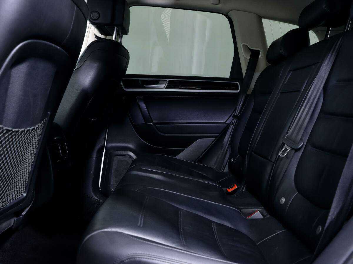 Купить Volkswagen Touareg с пробегом. Фото: #8